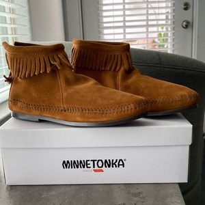 Minnetonka Back Zip Bootie